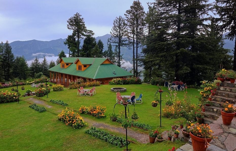 Cedarwood Hotel and Resort in Shogran