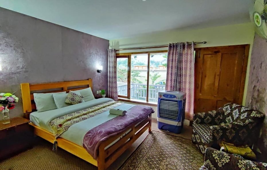 White Apricot Lodges
