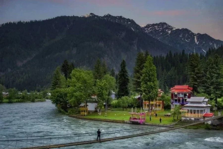 4 Days Kashmir & Murree Tour